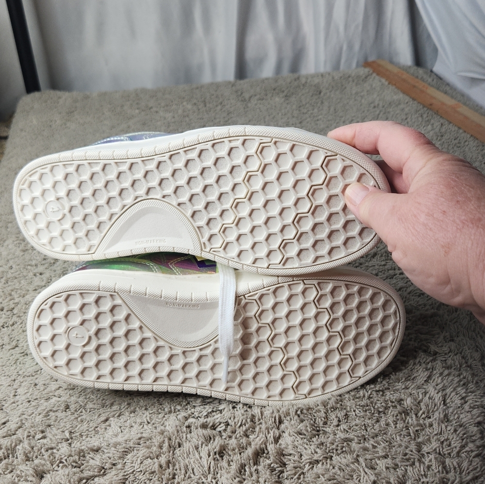 Girls' Whitney Court Iridescent Sneakers - art class 4 - Picture 9 of 11